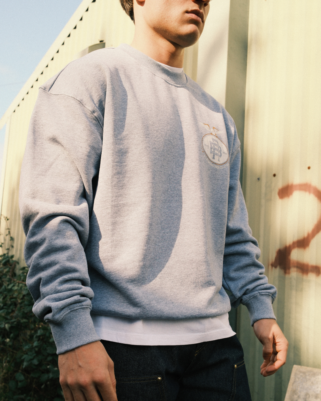 MEMBERS CLUB - VINTAGE GREY