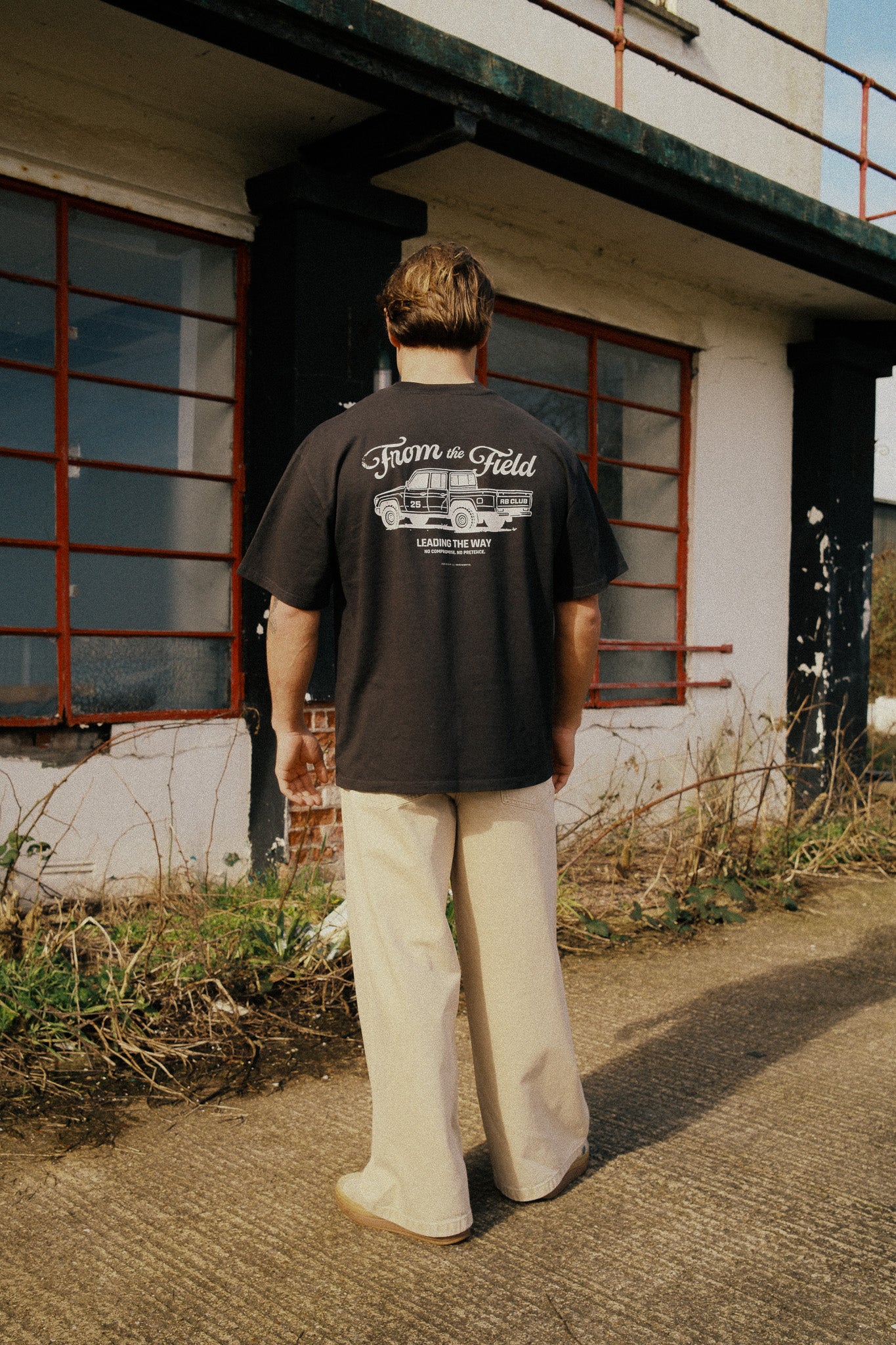 TRUCKER TEE - BLACK